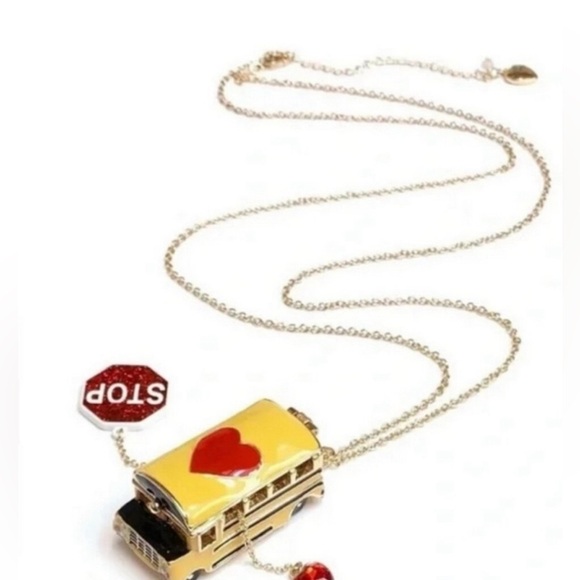 NWT 🚌♥️ Betsey Johnson school bus heart Necklace - Picture 2 of 15